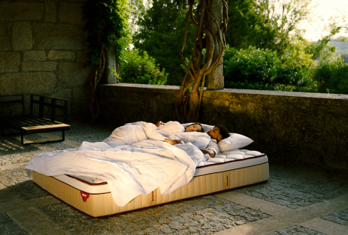 Best Mattress for Couples: Motion, Support & Compromise